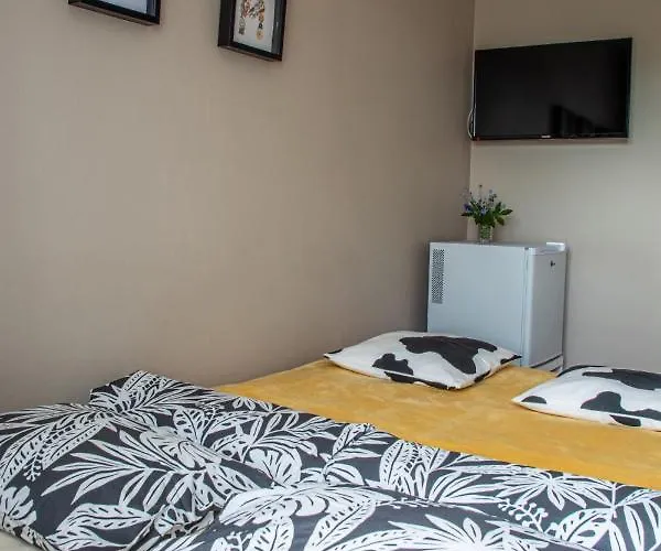 Dom Przy Borowinie Проживание в семье Колобжег